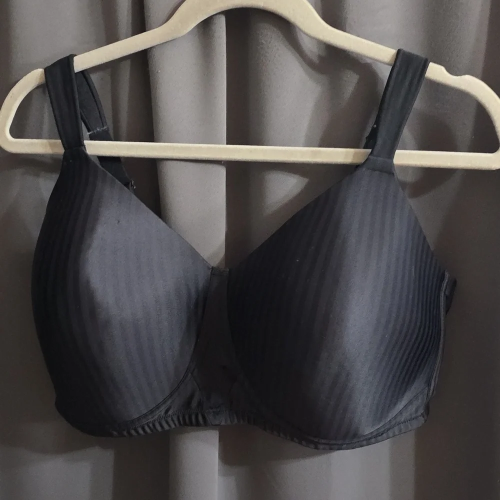 Playtex‎ Womens Bra Black Satiny Stripes Lightly Padded Adjustable Sz 42DD GUC